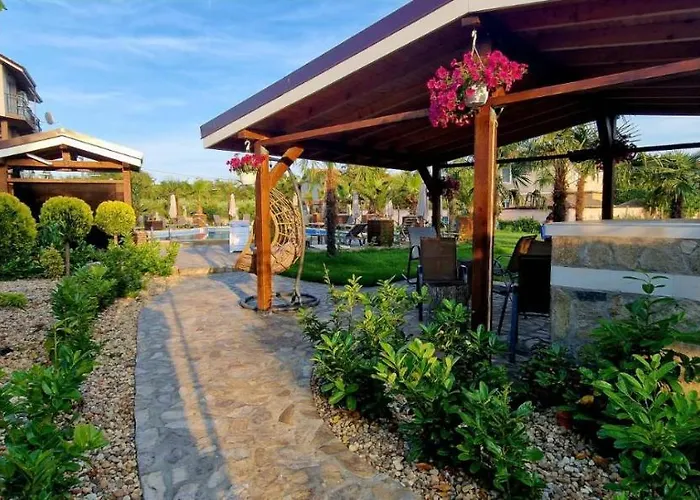 Black Sea Pearl Complex 1 *