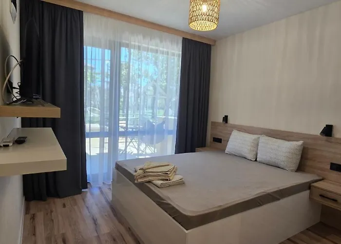 Black Sea Pearl Complex 1 *